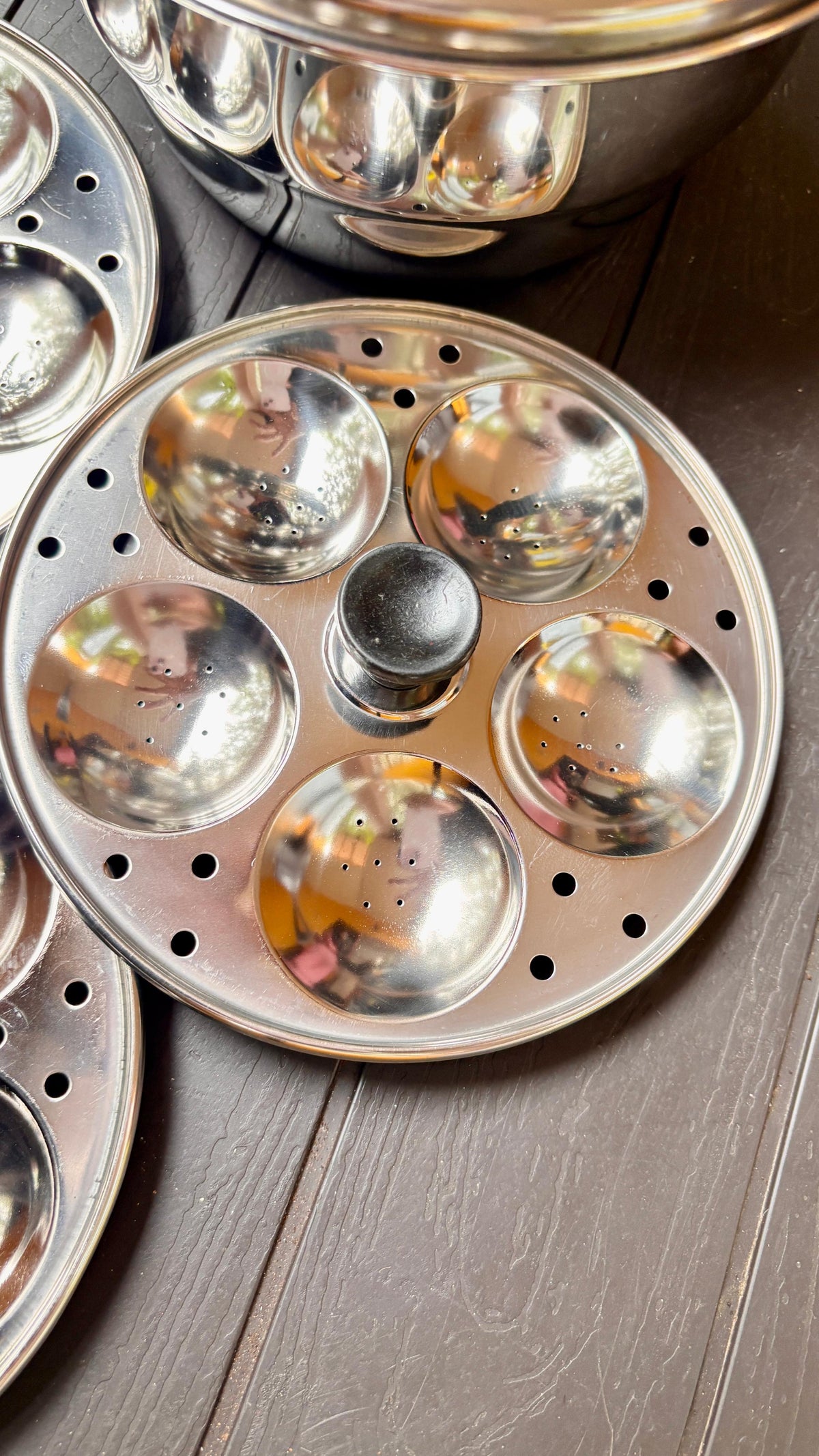 ID IDLY  POT 24 IDLIED With Mini Idly & Streamer Plate