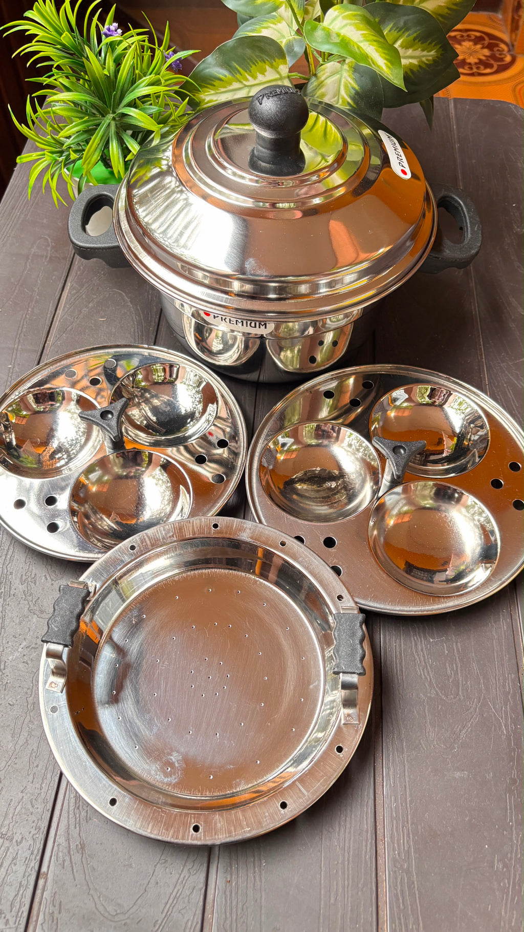 6-Idli Pot with Mini Steamer Plate