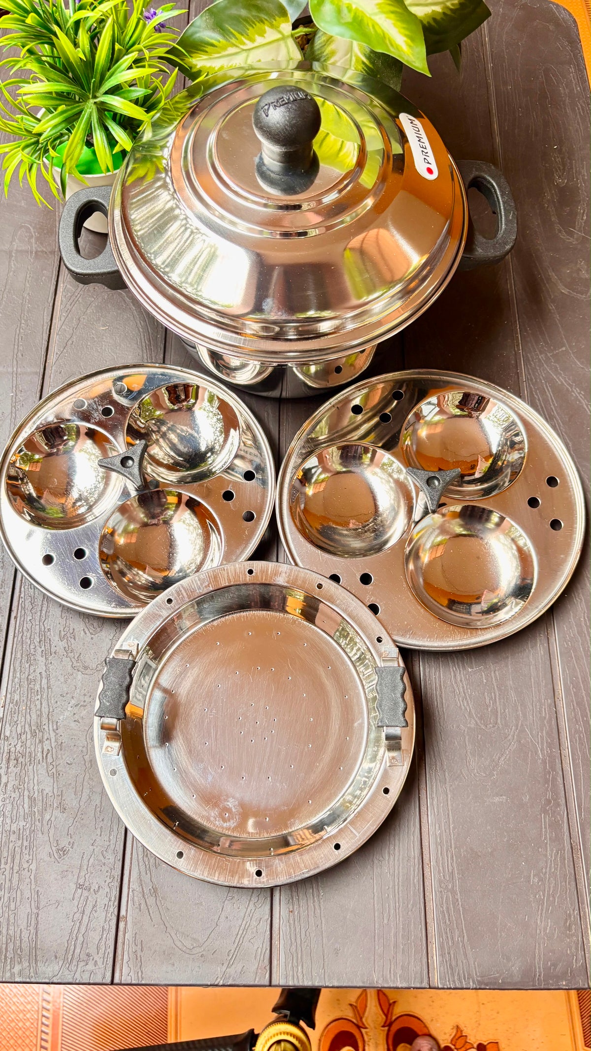 6-Idli Pot with Mini Steamer Plate